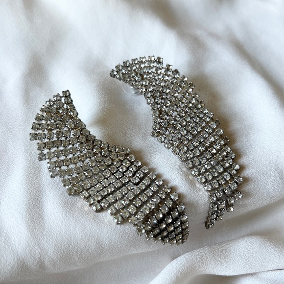 Silver rhinestone 💎 winged earrings - Picture 3 of 7